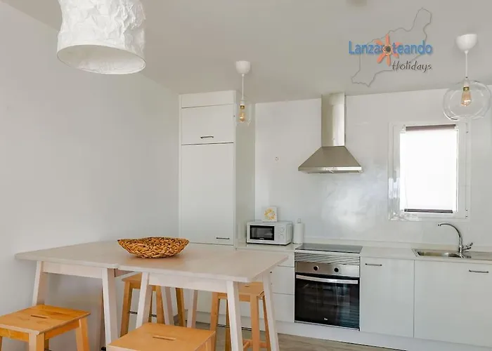 Buenavida Cozy Vv With Communal Pool And Air Con Apartment