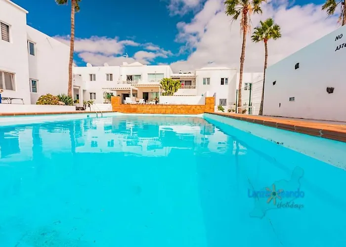 Buenavida Cozy Vv With Communal Pool And Air Con