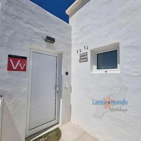 Buenavida Cozy Vv With Communal Pool And Air Con * Costa Teguise