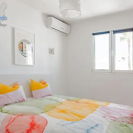 Buenavida Cozy Vv With Communal Pool And Air Con דירה קוסטה טגוויסה