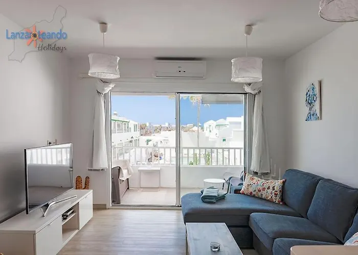 Buenavida Cozy Vv With Communal Pool And Air Con