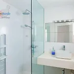 Buenavida Cozy Vv With Communal Pool And Air Con شقة