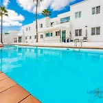Buenavida Cozy Vv With Communal Pool And Air Con شقة كوستا تاغيسي